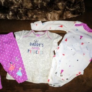 "Daddy's little princess: onesie ,tee and leggings
